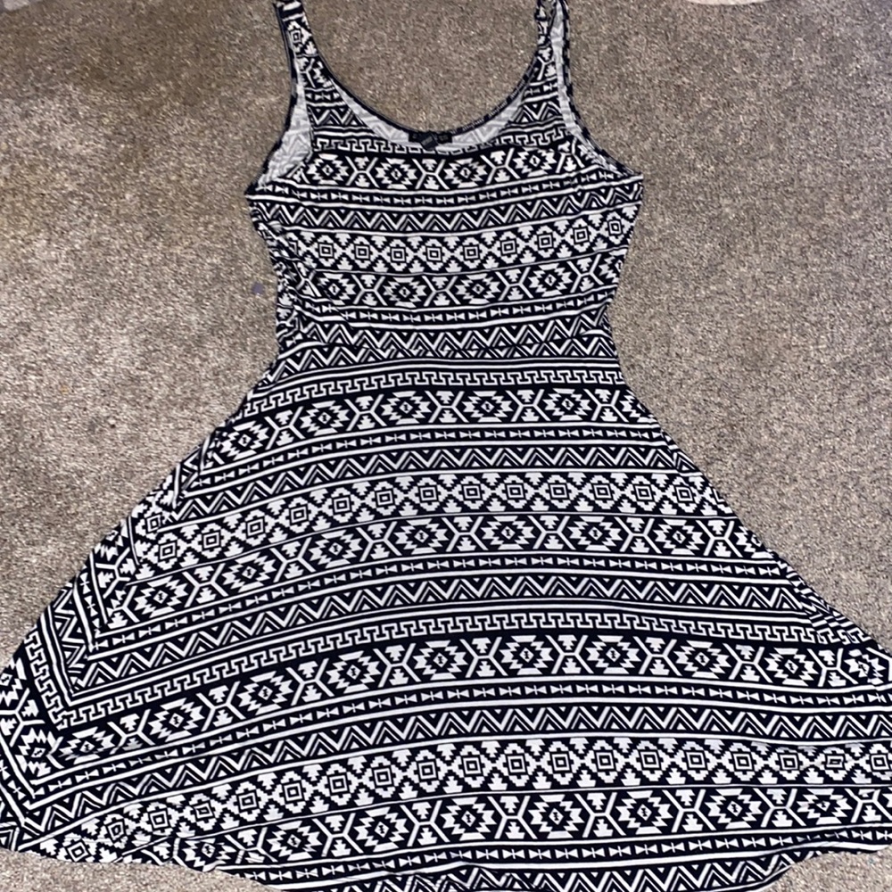 BLACK AND WHITE TRIBAL PRINT DRESS